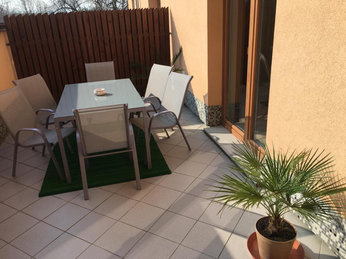 Apartman Slunecnice S Terasou Ceske Budejovice Kültér fotó