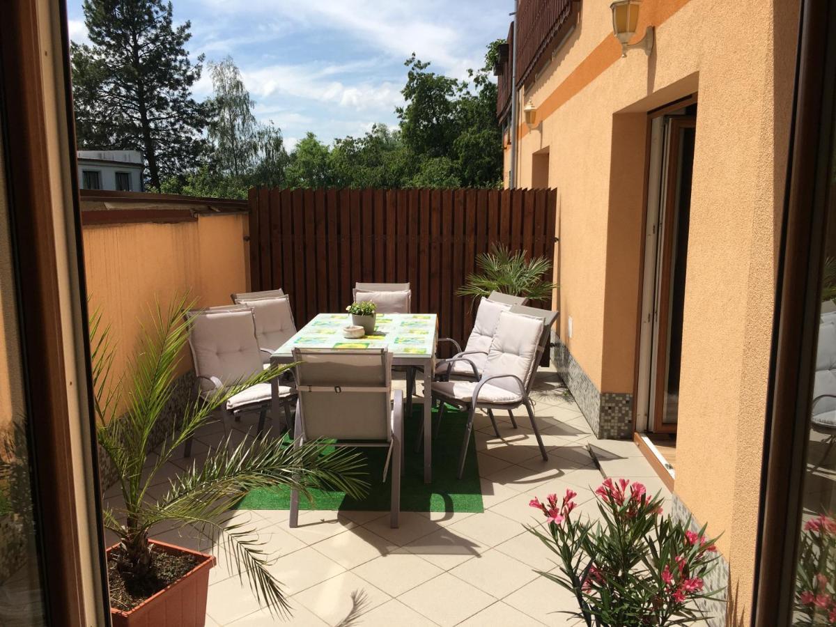Apartman Slunecnice S Terasou Ceske Budejovice Kültér fotó